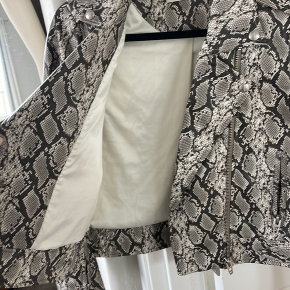 Blank NYC Snakeskin faux leather moto jacket, size Small - Picture 3 of 6